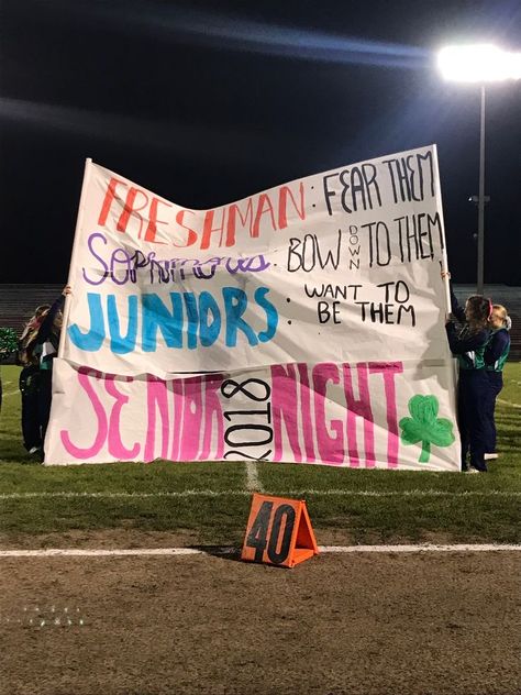 School Spirit Ideas Pep Rally, High School Football Posters, Run Through Signs, Cheerleading Signs, Cheer Banners, High School Posters, School Spirit Ideas, Football Banners, School Spirit Posters