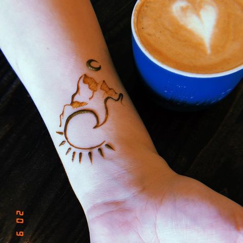 Mountain Henna Tattoo, Henna Mountains, Mountain And Sea Tattoo, Beach Henna, Lake Tattoo, Cute Henna Designs, Cute Henna Tattoos, Henna Inspo, Pretty Henna