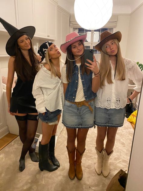 Stockholm Halloween Costume, Halloween Costumes Women Cowgirl, Cowgirl Style Outfits Halloween, Cowgirl Outfits Halloween Costumes, Cowboy Halloween Costume Women, Cowgirls Halloween Costumes, Wild West Costume Women, Cowboy Outfit Halloween, Cowboy Outfits For Women Party