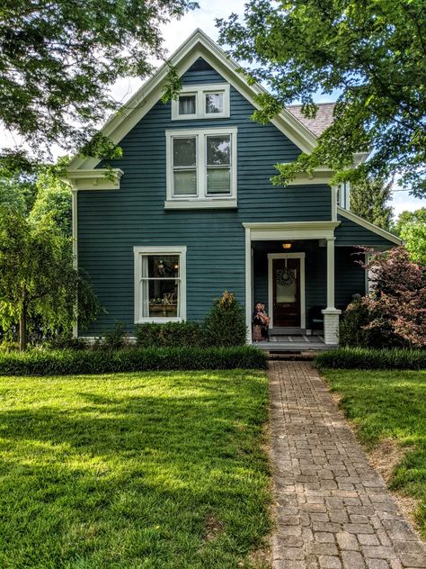 Dark Teal Exterior House, Greenish Blue Exterior House Colors, Blue Green House Exterior, Teal Exterior House, Dark Teal House Exterior, Teal Exterior House Paint, Green Painted Houses, Teal House Exterior, Blue Siding House