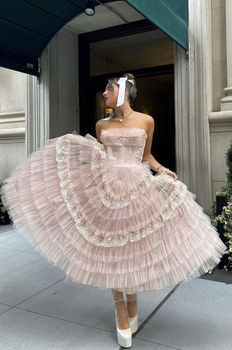 Princess Core, Aesthetic Outfit Ideas, Dreamy Dress, Look Chic, Fancy Dresses, Girly Girl, Dream Dress, Dream Wardrobe, Pretty Dresses