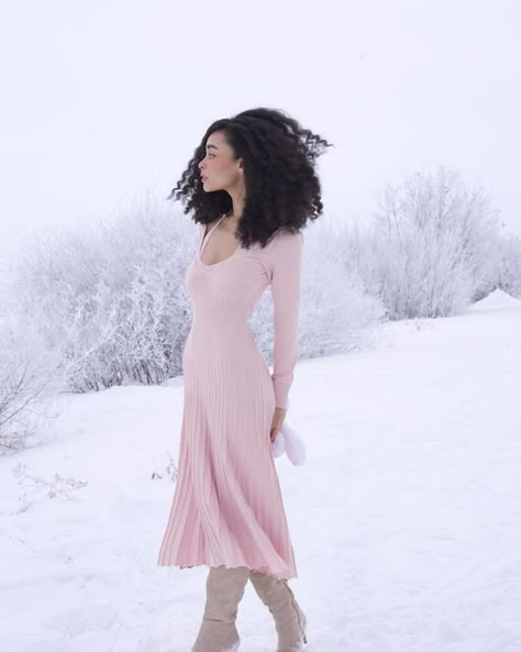 Pink Flare Dress, Pink Winter Dresses, Yule Ball Outfits, Pink Knit Dress, Valentine's Day Dress, Winter Outfits Snow, Knitting Dress, Color Test, Maxi Long Dress