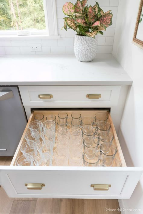 Neutral Kitchen With Green Accents, Kitchen Cabinet Layout, Hidden Kitchen, New Kitchen Ideas, Kitchen Redesign, New House Kitchen, Cozy Kitchen, Kitchen Drawers, Old Kitchen