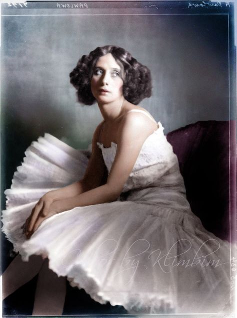 Anita Berber, Ballets Russes, Ballet Russe, Vintage Ballerina, Anna Pavlova, Vintage Ballet, Colorized Photos, Jitterbug, Russian Ballet