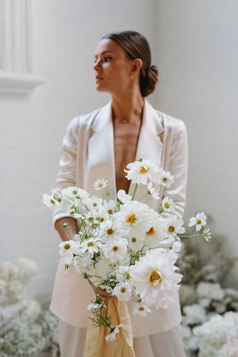 Modern Bridal Bouquets, Katie White, Modern Minimalist Wedding, Hello May, Greece Wedding, Minimal Wedding, Modern Bridal, Wedding 2024, Bride Bouquets