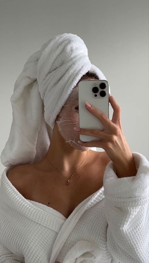 Beige Aesthetic Self Care, Scean Care Aesthetic, Vision Board Photos 2025 Clear Skin, Woman Smiling Aesthetic, Vision Board Inspo Pictures Skin Care, Vision Board Skin Care Pictures, Good Skin And Hair Aesthetic, Vision Board Ideas Aesthetic Pictures Clear Skin, Skin Health Aesthetic