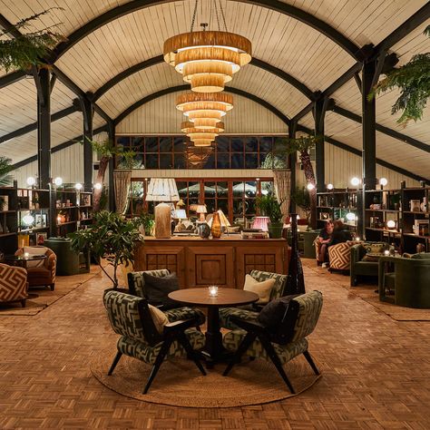 Soho Farmhouse Aesthetic, Soho House Farmhouse, Soho Farmhouse Interiors, Rustic Resort, Hotels Lobby, Japanese Grill, Australian Farmhouse, Oxfordshire Countryside, Fancy Farm