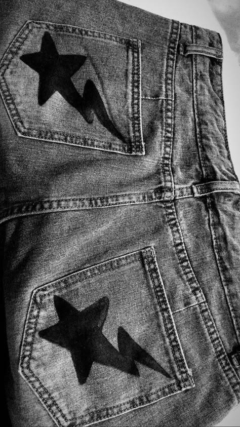 Star Patch Jeans, Diy Pants, Future Clothes, Outfit Collage, Denim Pocket, Stockholm Style, Winter Girls, Clothes Diy, Star Jeans