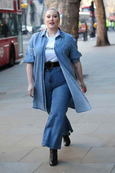 Plus Street Style, Plus Size Denim Outfits, Plus Size Jeans Outfit, Full Denim Outfit, Looks Total Jeans, Plus Size Celebrities, Plus Size Herbst, Outfit Nero, Curvy Street Style