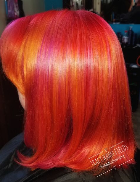 Red hair Orange Hair Dye, Orange Tips, Pink And Orange Hair, Red Orange Hair, Skunk Hair, Magenta Hair, Hair Orange, Pink Blonde Hair, Dyed Hair Inspiration