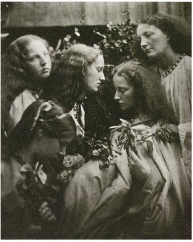 Julia Margaret Cameron Photography, Louis Daguerre, Portraits Of Celebrities, Era Victoria, Julia Margaret Cameron, Julia Cameron, Eric Lafforgue, Early Photography, Milwaukee Art Museum