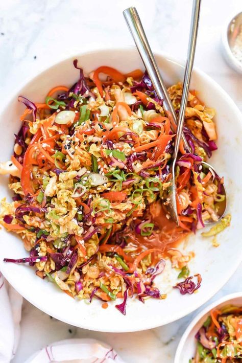 Sweet Pancake Recipe, Korean Salad, Kimchi Slaw, Spicy Slaw, Coleslaw Recipes, Cabbage Side Dish, Vegan Kimchi, Vegan Coleslaw, Korean Side Dishes