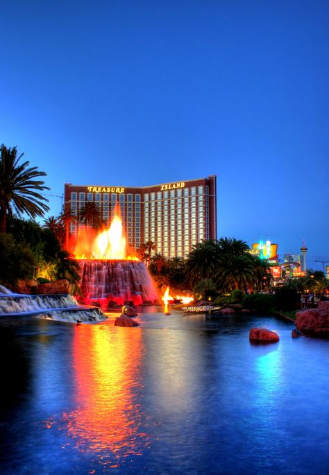 Excalibur Las Vegas, Mirage Las Vegas, Mirage Hotel, Things To Do In Vegas, Las Vagas, What Happens In Vegas, Visit Las Vegas, Fancy Restaurants, Las Vegas City