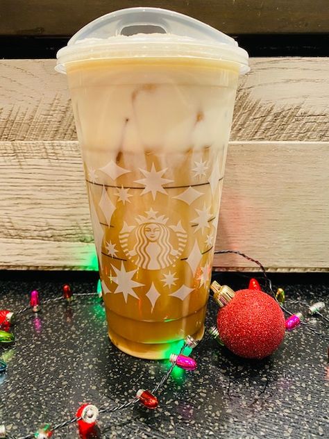 This Toasted Caramel Brûlée Cold Brew From Starbucks Will Rock Your Holiday Socks Off Caramel Brûlée, Caramel Brulee, Starbucks Ideas, Coffee Orders, Starbucks Secret Menu Recipes, Starbucks Drinks To Try, Starbucks Order, Iced Starbucks Drinks, Brulee Recipe