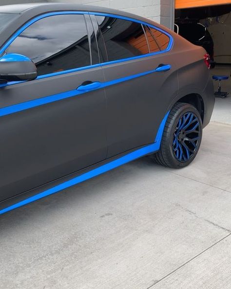 Blue Car Wrap Ideas, Car Paint Design Ideas, Dark Blue Car Aesthetic, Car Customization Ideas, Bmw Wrap, Car Wrap Colors, Blue Car Wrap, Cool Car Wraps, Accent Car