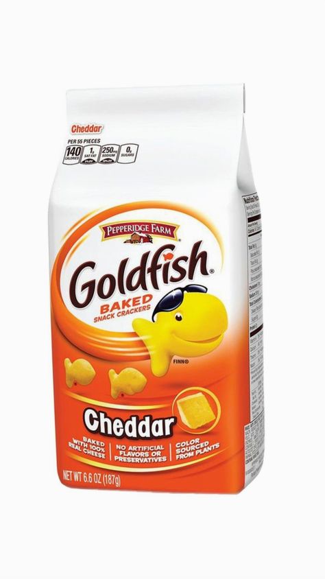 Indulge in the irresistible crunch of Goldfish Cheddar Snack Crackers, a delightful treat baked to perfection with real cheese. Perfect for snacking on the go or adding a cheesy twist to your lunchbox, these crackers offer a burst of flavor in every bite. Whether you're hosting a party or enjoying a quiet evening at home, these cheesy delights are sure to satisfy your cravings. Treat yourself to a snack that's both delicious and wholesome, made with quality ingredients you can trust. Goldfish Snack, Snack Crackers, Fish Snacks, Fish Crackers, American Snacks, Baked Crackers, Goldfish Crackers, Pepperidge Farm, Cracker Snacks