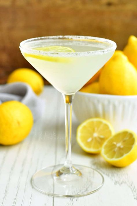 Lemon Drop Martini is a perfect combination of sweet and sour in a refreshing cocktail. This classic cocktail has only four ingredients - good quality vodka, fresh lemon juice, orange liqueur, and sweetener. It's a perfect cocktail to have with, before, or after dinner.  #drink #cocktail #martini #lemon #lemondrop #easycocktail Easy Martini Recipes, Lemon Vodka Drinks, Easy Martini, Martini Recipes Easy, Lemon Martini, Cranberry Juice And Vodka, Mojito Recipe Classic, Vodka Lemon, Lemon Vodka