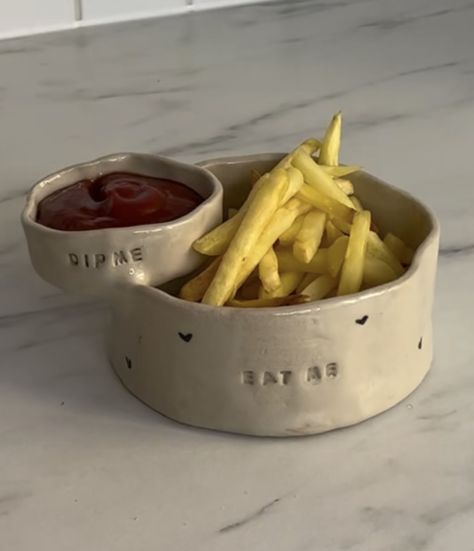 Fries And Ketchup, Ceramic Japanese, Crockery Design, Sushi Platter, Food Sculpture, Clay Artist, Diy Bowl, Beginner Pottery, Clay Plates