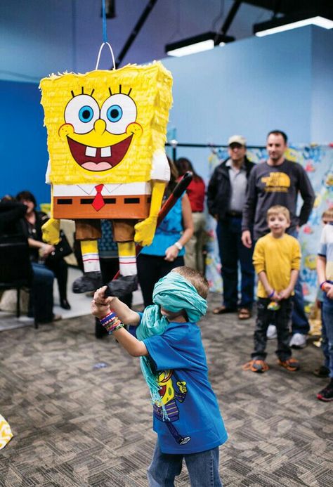 . Spongebob Girl Birthday, Spongebob Pinata, Fish Skewers, Crabby Patty, Spongebob Squarepants Party, Pastel Bob, Spongebob Birthday Cake, Gummy Fish, Bob Sponge