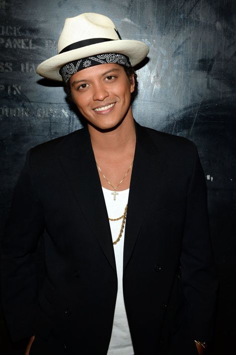 Mars Pictures, Mars Wallpaper, Mars Photos, Uptown Funk, Disney Princes, Famous Singers, Bruno Mars, Black Culture, My Favorite Music