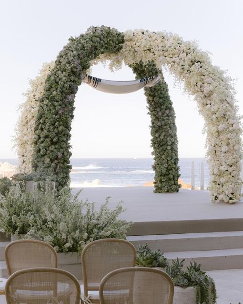 Huppah Wedding, Bridal Chair, Chuppah Decor, Wedding Theme Design, Ceremony Decorations Outdoor, Boho Wedding Ceremony, Mindy Weiss, Wedding Background Decoration, White Wedding Theme