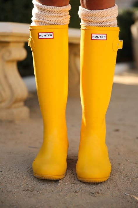 Walking on Sunshine - Yellow wellies are an absolute must have this winter! Brighten your day with a gorgeous pair from Hunter Yellow Wellies, Yellow Rain Boots, Viva Luxury, Yellow Things, All Things Yellow, Hunter Boot, Hunter Rain Boots, Yellow Colour, Yellow Aesthetic