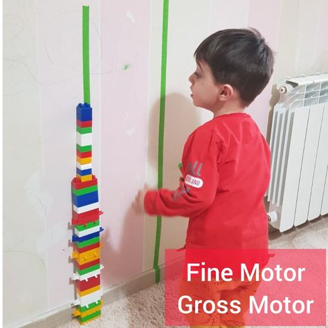 Make different length lines on the wall with paper tape. Kids stack Lego pieces on top of each other to the length of the paper tape. This activity improves fine and gross motor skills and it's great for their focus. You can talk about length and emphasis on corresponding vocabulary like long, longer, short and shorter. Longer And Shorter Activities, Stacking Activities For Preschoolers, Tall And Short Activity, Tall And Short Activities Preschool, Long And Short Activities Preschool, Psed Eyfs Activities, Ece Activities, Art Craft Kids, Maths Fun