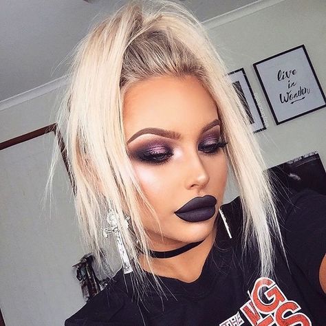 ✞THEmeanestWITCH✞ Brookelle Mckenzie, Winter Makeup Looks, Maquillage Goth, Fall Winter Makeup, Makeup Christmas, Black Lipstick, Beauty Make-up, Pinterest Makeup, Winter Makeup