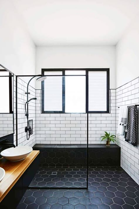 25+ Incredibly stylish black and white bathroom ideas to inspire Metro Tiles Bathroom, Midcentury Modern Bathroom, Makeover Kamar Mandi, Black And White Tile, Black Floor Tiles, Black White Bathrooms, Bilik Air, Modern Bathroom Tile, Black And White Bathroom