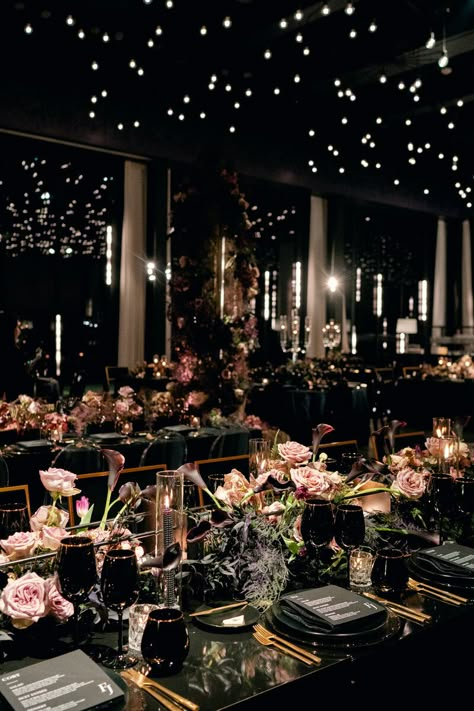 Mafia Wedding, Moody Romantic Wedding, Winter Wedding Reception, Wedding Reception Table Decor, Dark Romantic Wedding, Gothic Wedding Theme, Table Decor Inspiration, Black Wedding Decorations, Dark Wedding Theme