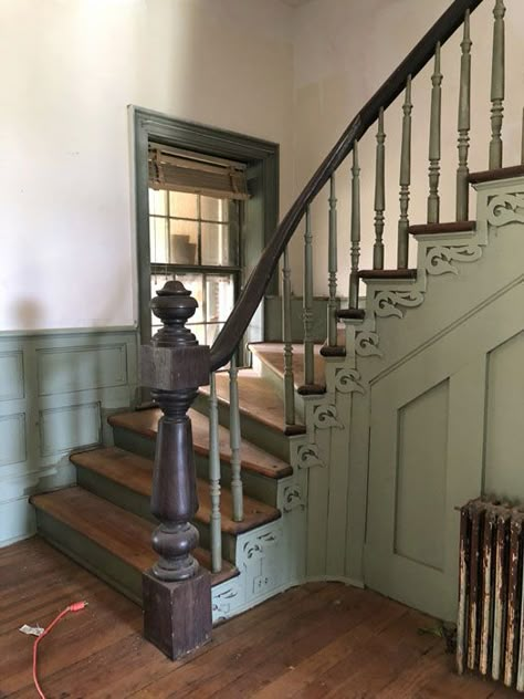 Interior photos of the old house my brother is restoring. The central hall is HUGE! Curving stairs at the back. Cool Old Houses Interior, Old Style Staircase, Old House Stairs, Old Staircase, Old House Inside, Stair Way, Old Houses Interior, Old Fashioned Staircase, Old Stairs