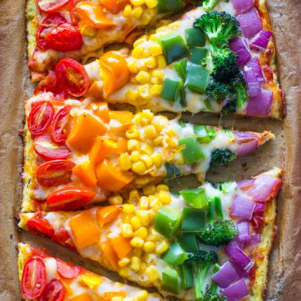 Rainbow Cauliflower Crust Pizza - Gimme Delicious Rainbow Pizza, Cauliflower Pizza Crust Recipe, Healthy Pizza Recipes, Cauliflower Crust, Cauliflower Crust Pizza, Rainbow Food, Cauliflower Pizza, Healthy Pizza, Makanan Diet