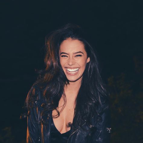 22.5k Likes, 207 Comments - Chloe Bridges (@chloebridges) on Instagram: “Yo you guys ever laugh so hard that you temporarily blind yourself because same” Litha Aesthetic, Hayley Orrantia, Chloe Bridges, Beyond The Lights, Female Character Designs, Old Disney Channel, Face Claims Female, Capricorn Women, Camp Rock