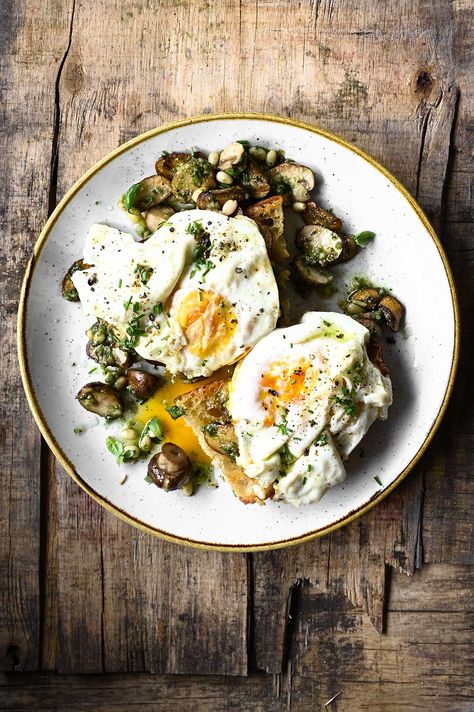 Pesto Mushrooms and Egg Toast Pesto Mushrooms, Ways To Eat Eggs, Mushrooms On Toast, Mushroom Toast, Breakfast Soup, Drinks Ideas, Eggs Breakfast, Fast Lunch, Toasted Pine Nuts