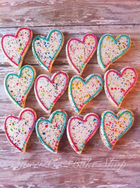 Valentine Cookies Decorated, Valentines Cookies, Valentine Sugar Cookies, Valentines Baking, Heart Sprinkles, Chocolate Sugar Cookies, Summer Cookies, Valentines Day Desserts, Splatter Paint