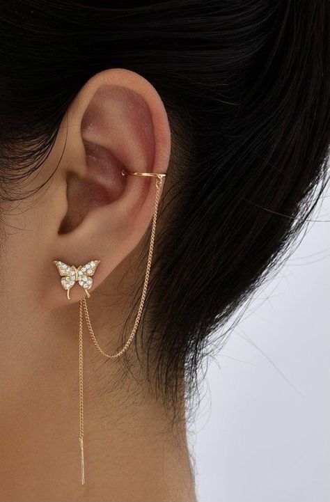 Butterfly Helix Piercing, Ear Piercings Inspo Baddie, Piercings Oreja Aesthetic, 2 Piercings Ear Ideas, Pierced Ears Aesthetic, Butterfly Earrings Aesthetic, Helix Piercing Ideas, Aretes Aesthetic, 2 Ear Piercings