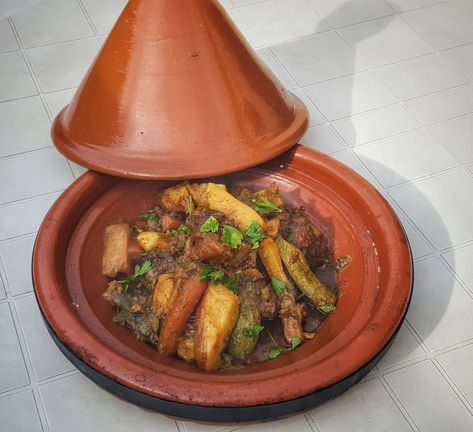 Beef Tagine Recipes, Moroccan Tagine Recipes, Tagine Pot, Beef Tagine, Carrots And Zucchini, Making Couscous, Morocco Home, Tagine Cooking, Vegetable Couscous