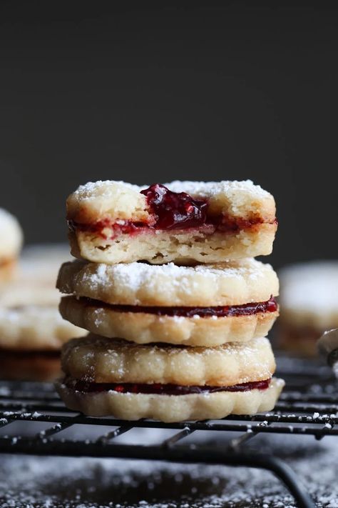 Soft Shortbread Cookies, Filled Shortbread Cookies, Linzer Tart Cookies, Linzer Tart, Linzer Cookie, Linzer Cookies Recipe, Christmas Yummies, Buttery Shortbread Cookies, Linzer Cookies