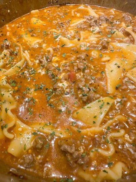 Lasagna Soup Soups For Crockpot, Soup Lasagna, Lasagne Soup, Cooking Fresh Pasta, Lasagna Soup Crockpot, Easy Lasagna Soup, Lasagna Soup Recipe, Pot Lasagna, Fall Soup