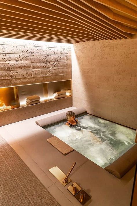 Four Seasons Hotel Milano Spa - The Luxe Voyager: Luxury Travel | Luxury Vacations & Holidays Jacuzzi Hotel, Luxury Spa Design, Jacuzzi Bathroom, Jacuzzi Room, Luxury Spa Bathroom, Spa Luxe, Indoor Jacuzzi, Home Spa Room, Jacuzzi Spas