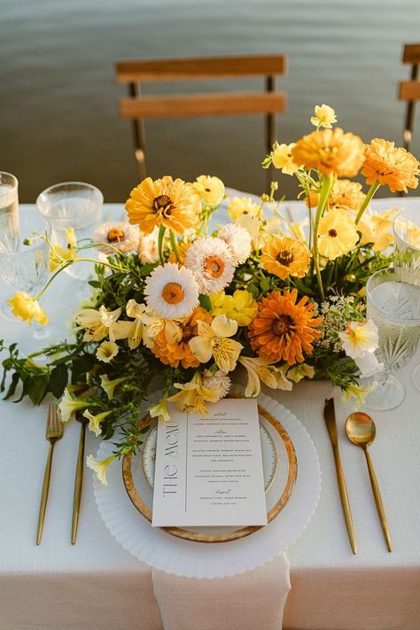 Yellow Wedding Centerpieces, Mustard Yellow Wedding, Tangerine Wedding, Yellow Wedding Colors, Yellow Wedding Theme, Dresses Photography, White Wedding Decorations, Yellow Wedding Flowers, Beach At Sunset