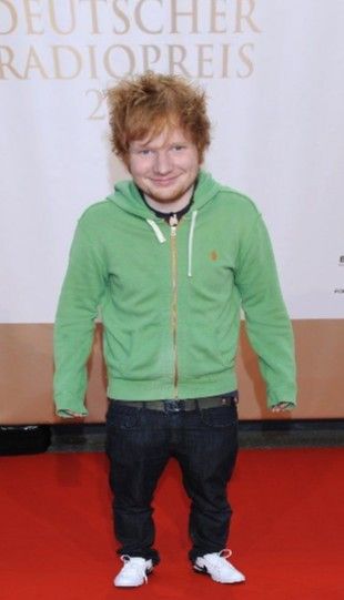 ed sheeran but I edited him to be really short haha Ed Shiran, Bread Sheeran, Egg Sheeran, Ed Sheeran Facts, Ed Sheeran Memes, Ed Sheeran Love, Ginger Hair, Really Funny Pictures, Ed Sheeran