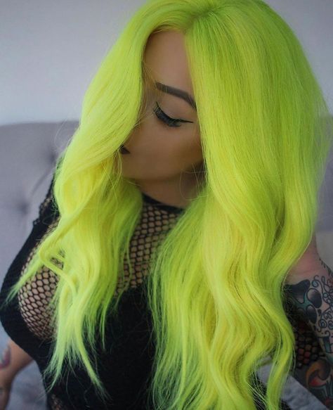 Yellow Green Hair, Neon Yellow Hair, Hair Styles Women, Neon Green Hair, Creative Hair Color, Neon Hair, Haute Hair, Hair Color Styles, Green Love