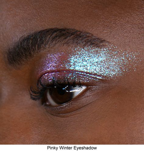 Amplify your eye game with our Pinky Winter eyeshadow – a stunning duochrome pink shade that captures the essence of the season. This versatile eyeshadow transitions from a soft, dreamy pink to a mesmerizing icy hue, adding a touch of enchantment to your look. With its blendable formula and long-lasting shimmer, Pinky Winter is the perfect choice for creating captivating eye looks that are as versatile as they are glamorous. Embrace the frosty el Hazy Eye Makeup, Colorful Hoco Makeup, Eyeshadow No Lashes, Oil Slick Eyeshadow, Body Glitter Makeup, Black Cute Makeup, Natural Colorful Makeup, Opal Eye Makeup, Red Eyeshadow Green Eyes