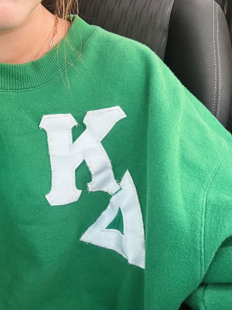 Kappa Delta Merchandise, Alpha Delta Pi Sweatshirt, Sigma Kappa Sweatshirt, Kappa Delta Shirts Designs, Delta Gamma Shirt, Sorority Jersey Outfit, Sorority Sweatshirt Ideas, Diy Sorority Sweatshirt, Kappa Delta Sweatshirt