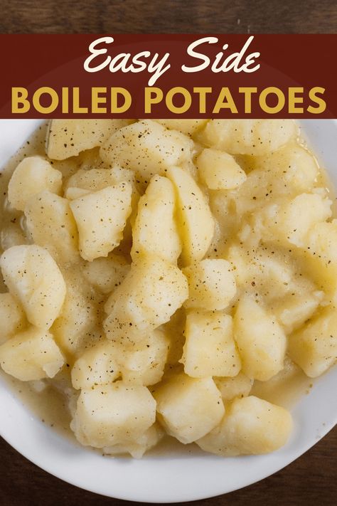 Old Fashion Southern Stewed Potatoes are one of those dishes that is so easy yet so good. It only has 4 ingredients, and you can taste every single one of them. You get potato, butter, salt and pepper in every bite. Boiled Potatoes Recipe, Potato Side Dishes Easy, Simple Dishes, Butter Potatoes, Quick Side Dishes, Creamed Potatoes, Stewed Potatoes, Potato Side Dishes, Boiled Potatoes