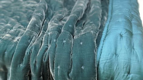 Velvet Throw Blanket, Silk Blanket, Ruffle Linen, Quilted Blanket, Silk Quilt, Plaid Quilt, Velvet Blanket, Velvet Quilt, Velvet Bed