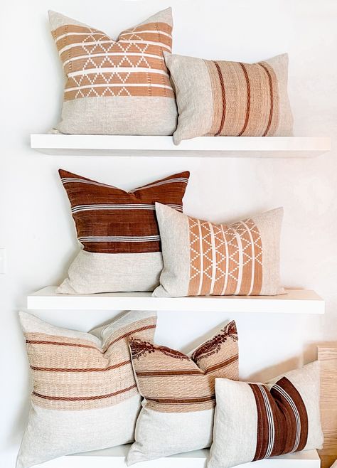 Decor Market, Sustainable Home Decor, Bantal Sofa, Pillow Inspiration, Sustainable Decor, Living Room Decor Fireplace, Cushion Cover Designs, Vintage Throw Pillows, Natural Decor