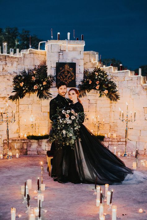 Gallery - How To Have A Dark And Dramatic Themed Wedding Masquerade Themed Wedding, Gothic Wedding Ideas, Spooky Wedding, Dark Wedding Theme, Dark Kingdom, Halloween Themed Wedding, Gothic Wedding Dress, Goth Wedding, Dark Wedding