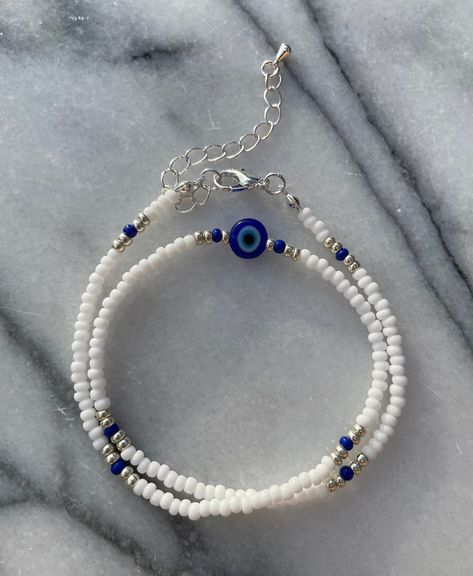 White Evil Eye Beaded Necklace, Evil Eye Seed Bead Necklace, Evil Eye Bead Necklace, Midnights Accessories, Beaded Evil Eye Necklace, Blue And White Beaded Necklace, Christmas Necklace Ideas, Evil Eye Beaded Necklace, Blue And White Bracelet